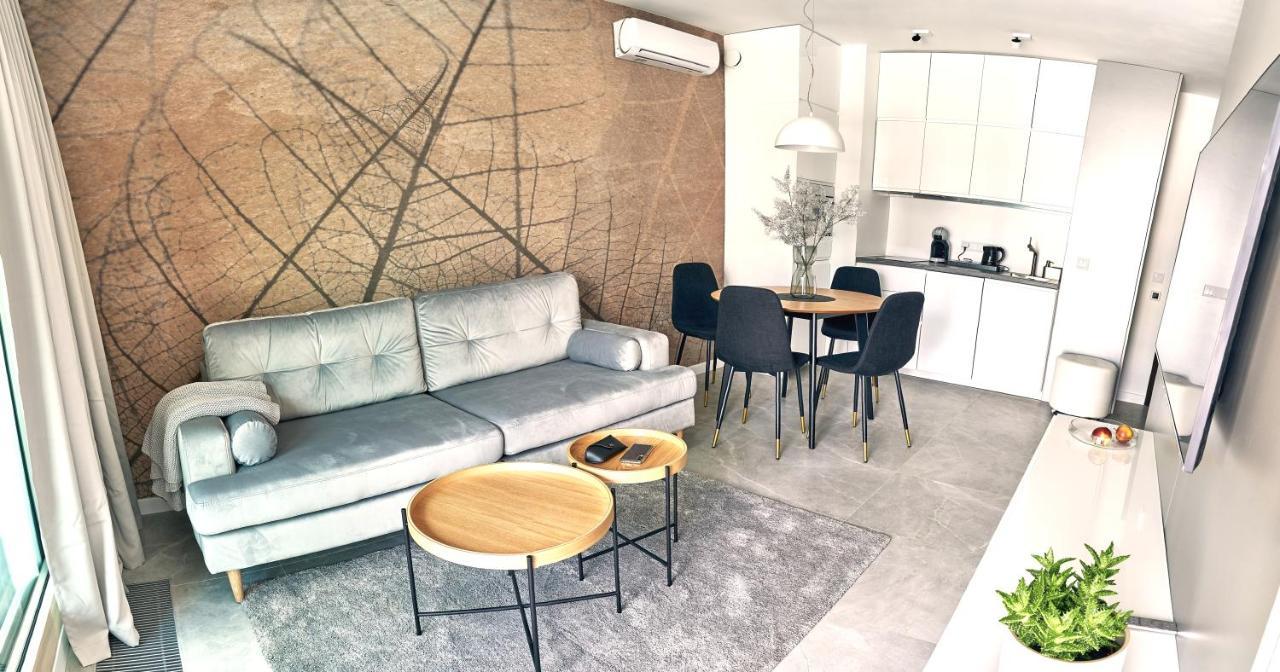ורשה Mennica Residence Suite Apartments מראה חיצוני תמונה