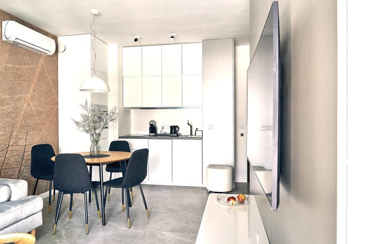 ורשה Mennica Residence Suite Apartments מראה חיצוני תמונה