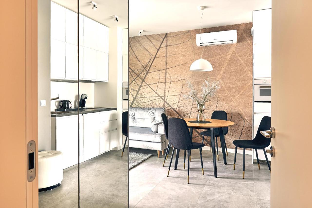 ורשה Mennica Residence Suite Apartments מראה חיצוני תמונה